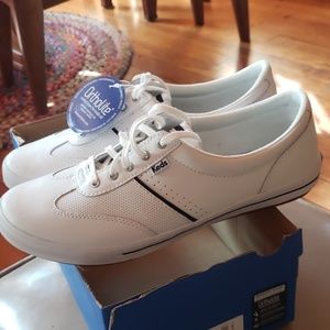 SOLD, LOCALLY Keds tennis shoes Size 9.5 W White